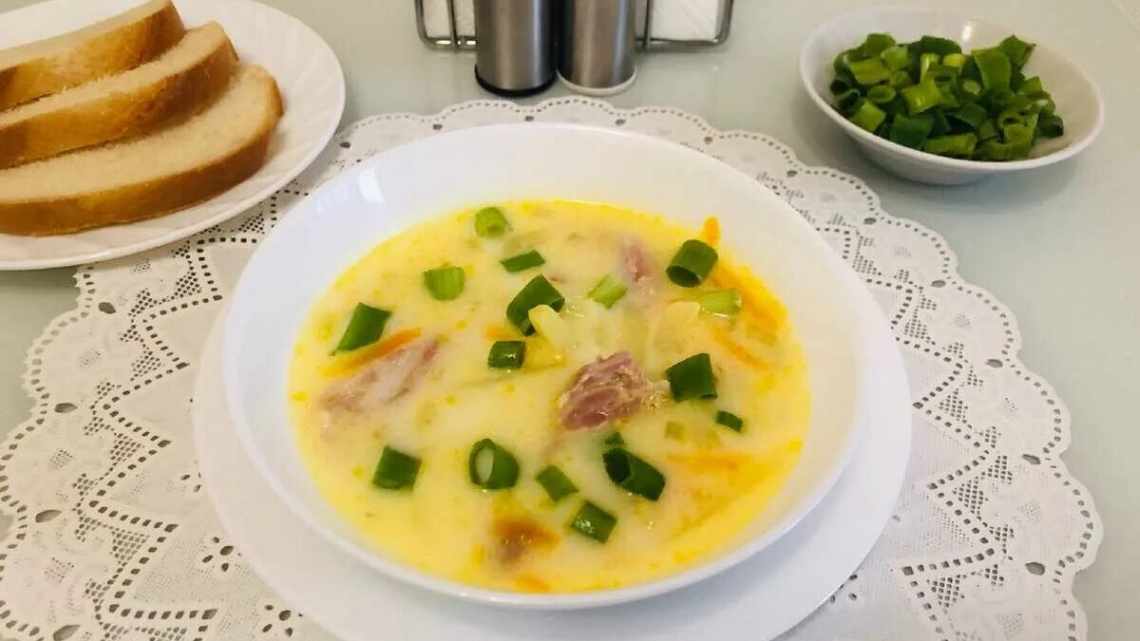 Сырный суп с копчёной курицей