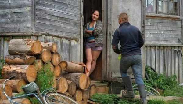 Спряталась от мужа и детей: 50-летняя англичанка преобразила старый сарай