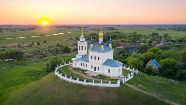 Успенская церковь в Епифани