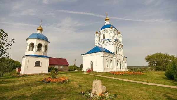 Церковь Воскресения Словущего в селе Теребени