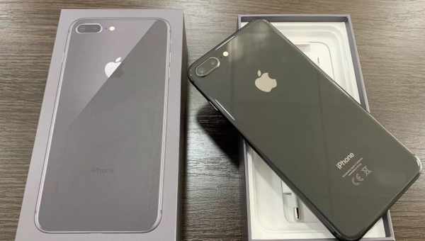 В каком цвете стоит купить iPhone 8 / iPhone 8 Plus: Серый космос (Space Gray), серебристый или золотойGold?