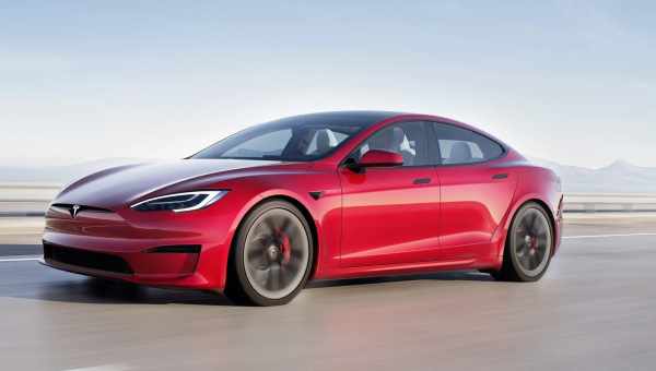 Первый рестайлинг Tesla Model S