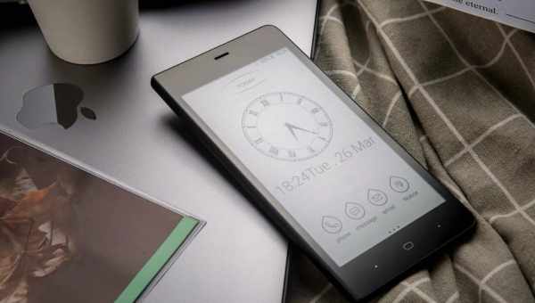 Light Phone 2: минималистичный телефон с E-Ink дисплеем