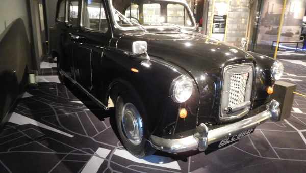 Austin FX4 Brougham Sedanca: как лондонский денди захотел себе такси-лимузин