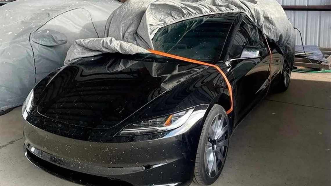 Интерьер Tesla Model 3 впервые засветился на фото