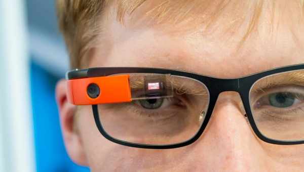 Google Glass позволят покупать товары взглядом